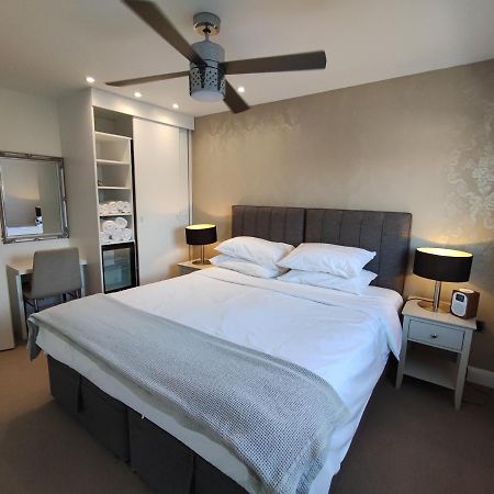 Modern 2 Bedroom Flat With Private Outdoor Terrace ลอนดอน ภายนอก รูปภาพ