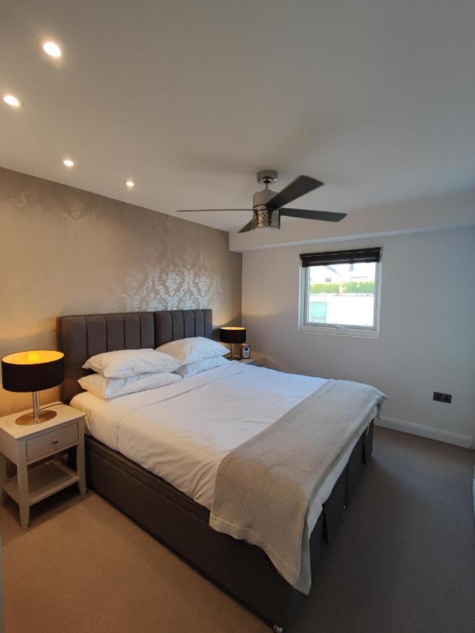 Modern 2 Bedroom Flat With Private Outdoor Terrace ลอนดอน ภายนอก รูปภาพ