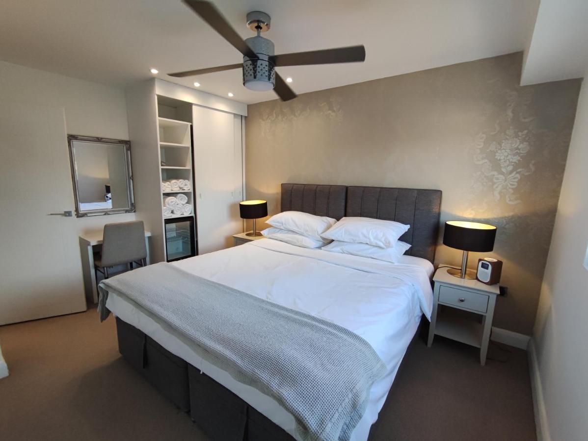 Modern 2 Bedroom Flat With Private Outdoor Terrace ลอนดอน ภายนอก รูปภาพ